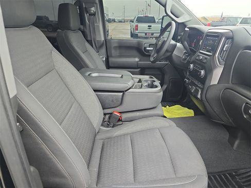 Used 2024 Chevrolet Silverado 2500 Custom w/ Custom Value Package image 10