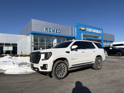 Used 2023 GMC Yukon Denali Ultimate image 1