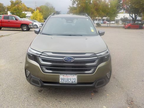 Used 2025 Subaru Forester Limited image 6