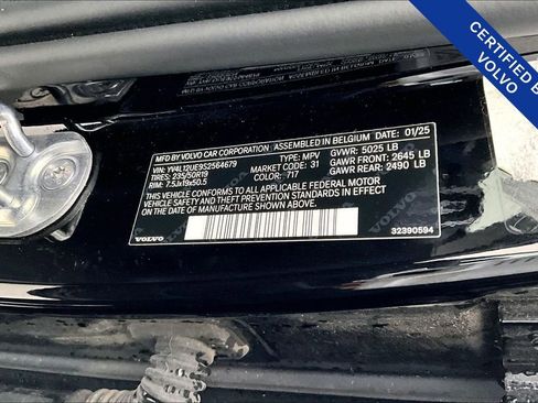 Certified 2025 Volvo XC40 B5 Plus image 43