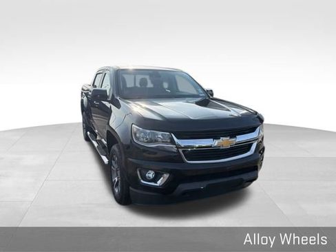 Used 2019 Chevrolet Colorado LT w/ LT Convenience Package image 3