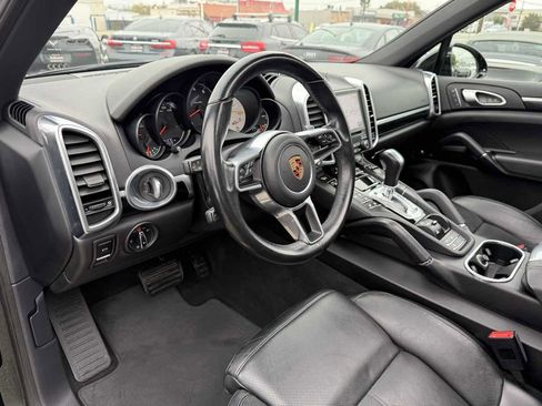 Used 2018 Porsche Cayenne Platinum Edition image 7