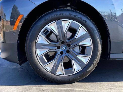 Used 2025 BMW iX xDrive50 w/ Convenience Package image 11