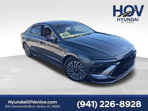 Certified 2025 Hyundai Sonata Limited image 1