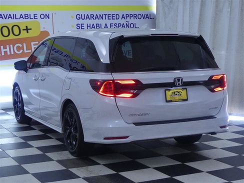 Used 2023 Honda Odyssey Sport image 5