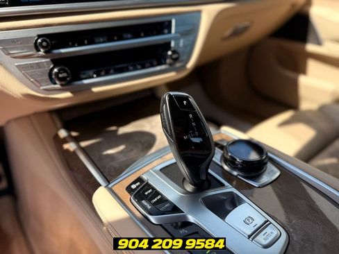 Used 2020 BMW 740i w/ Luxury Rear Seating Package RWD image 16