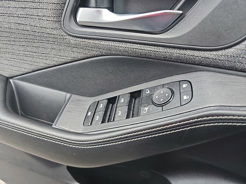 Used 2023 Nissan Rogue SV FWD image 28