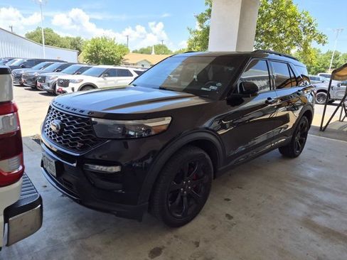 Used 2022 Ford Explorer ST w/ Equipment Group 401A AWD/4WD image 2