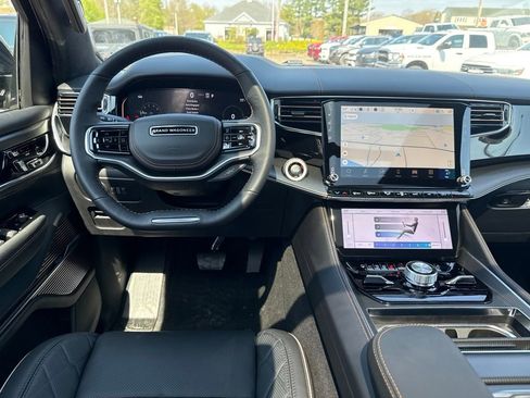 New 2026 Jeep Grand Wagoneer Summit AWD/4WD image 25