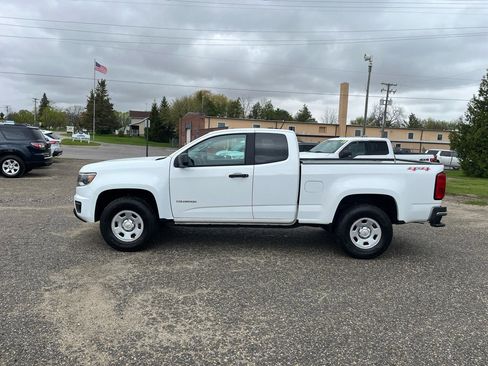 Used 2017 Chevrolet Colorado W/T w/ WT Convenience Package AWD/4WD image 2