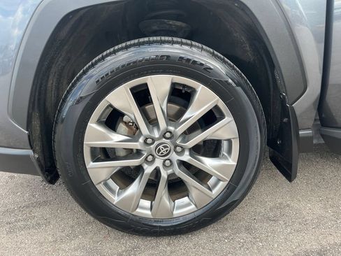 Used 2021 Toyota RAV4 XLE Premium FWD image 28