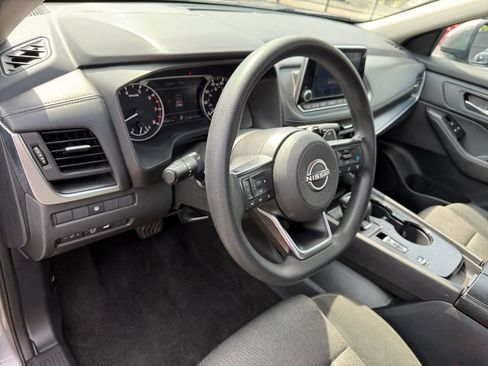 Used 2024 Nissan Rogue SV FWD image 29