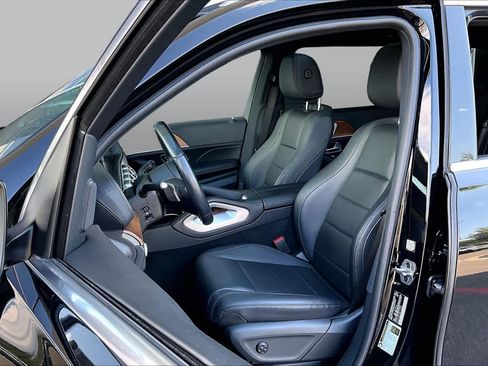 Used 2024 Mercedes-Benz GLS 450 4MATIC image 8