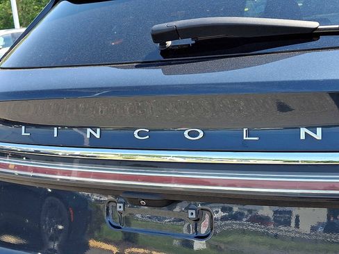 Used 2022 Lincoln Nautilus Reserve AWD/4WD image 31