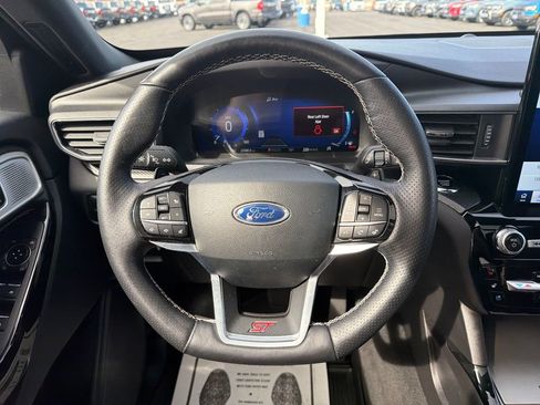 Used 2022 Ford Explorer ST w/ Equipment Group 401A image 14