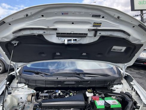 Used 2018 Nissan Rogue SV image 12