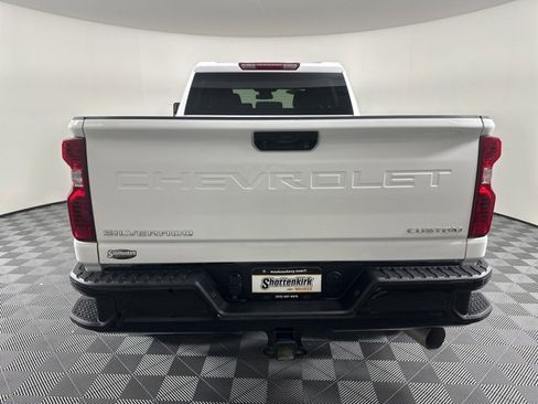 Used 2025 Chevrolet Silverado 2500 Custom w/ Custom Value Package image 4