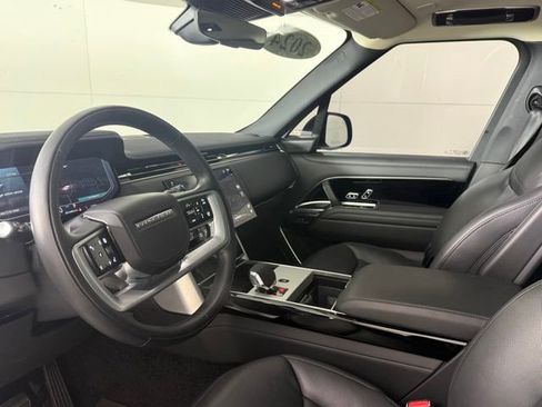 Used 2024 Land Rover Range Rover SE image 16