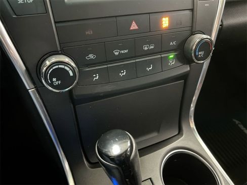 Used 2016 Toyota Camry XLE image 16