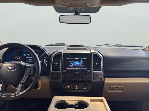 Used 2015 Ford F150 XLT w/ Equipment Group 302A Luxury image 10