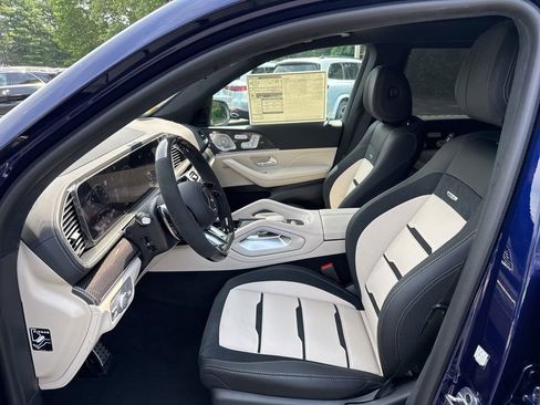 New 2025 Mercedes-Benz GLS 63 AMG 4MATIC image 15