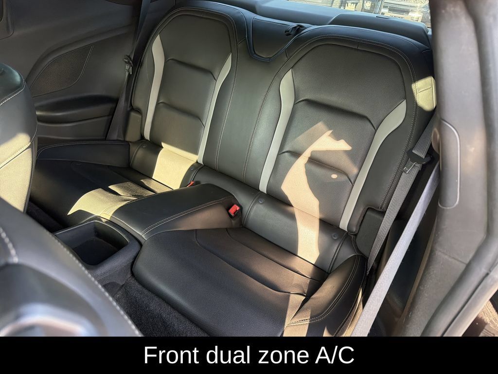 Used 2020 Chevrolet Camaro SS RWD image 8