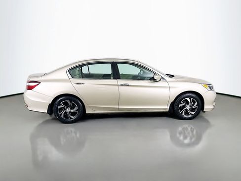 Used 2017 Honda Accord LX image 4