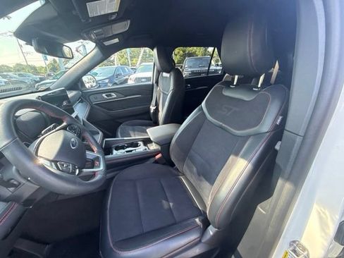 Certified 2025 Ford Explorer ST AWD/4WD image 15