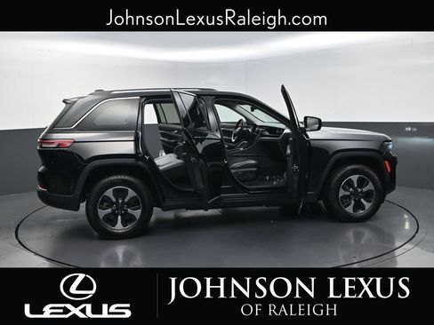Used 2023 Jeep Grand Cherokee 4WD 4xe image 34