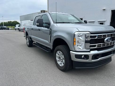 Used 2024 Ford F250 XLT AWD/4WD image 7