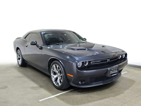 Used 2017 Dodge Challenger SXT Plus image 3