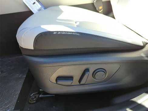 New 2026 Kia Sportage EX image 21