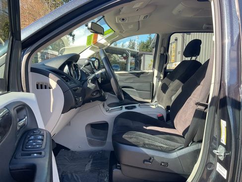 Used 2014 Dodge Grand Caravan SXT w/ UConnect Hands-Free Group image 9