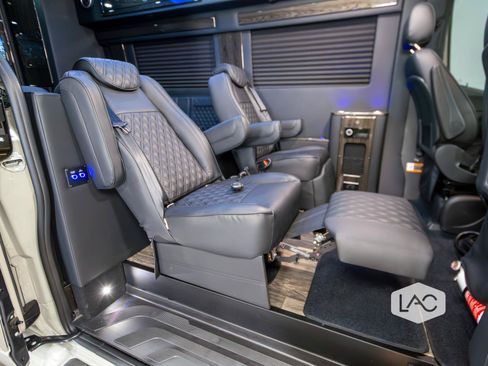 Used 2025 Mercedes-Benz Sprinter 3500 image 7