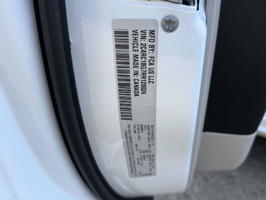 Used 2024 Chrysler Pacifica Touring-L FWD image 30