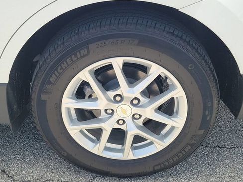 Used 2023 Chevrolet Equinox LT FWD image 8