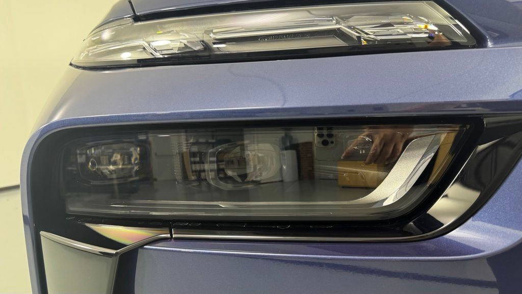 New 2026 BMW ALPINA XB7 AWD/4WD image 8