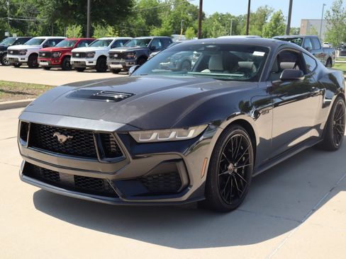Used 2024 Ford Mustang GT Premium RWD image 8