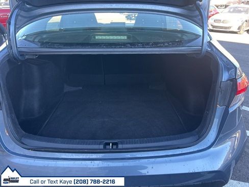 Used 2020 Toyota Corolla LE image 9