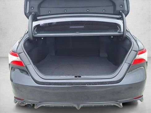 Used 2018 Toyota Camry SE image 17