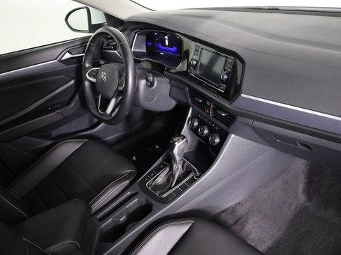 Used 2023 Volkswagen Jetta SE FWD image 25