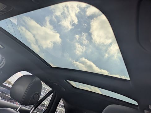 Used 2022 Mercedes-Benz GLC 300 4MATIC image 22