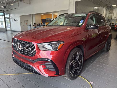 Used 2024 Mercedes-Benz GLE 350 4MATIC image 4
