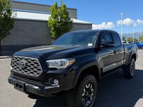 Used 2021 Toyota Tacoma TRD Off-Road w/ TRD Premium Off Road Package AWD/4WD image 2