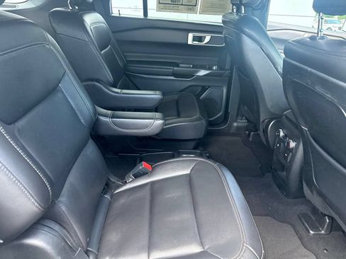 Used 2020 Ford Explorer XLT w/ Equipment Group 202A RWD image 31