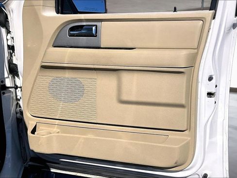 Used 2015 Ford Expedition Limited w/ Equipment Group 301A AWD/4WD image 24