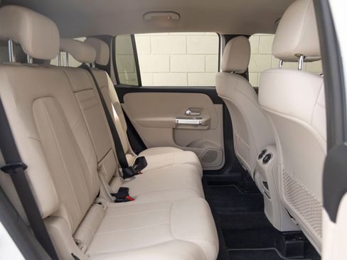 Used 2022 Mercedes-Benz GLB 250 image 23