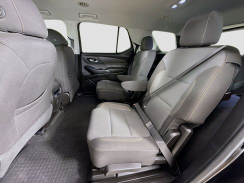 Used 2020 Chevrolet Traverse LT image 25