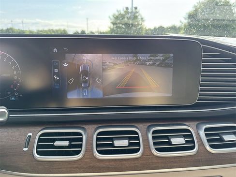 Certified 2025 Mercedes-Benz GLE 450e 4MATIC image 33