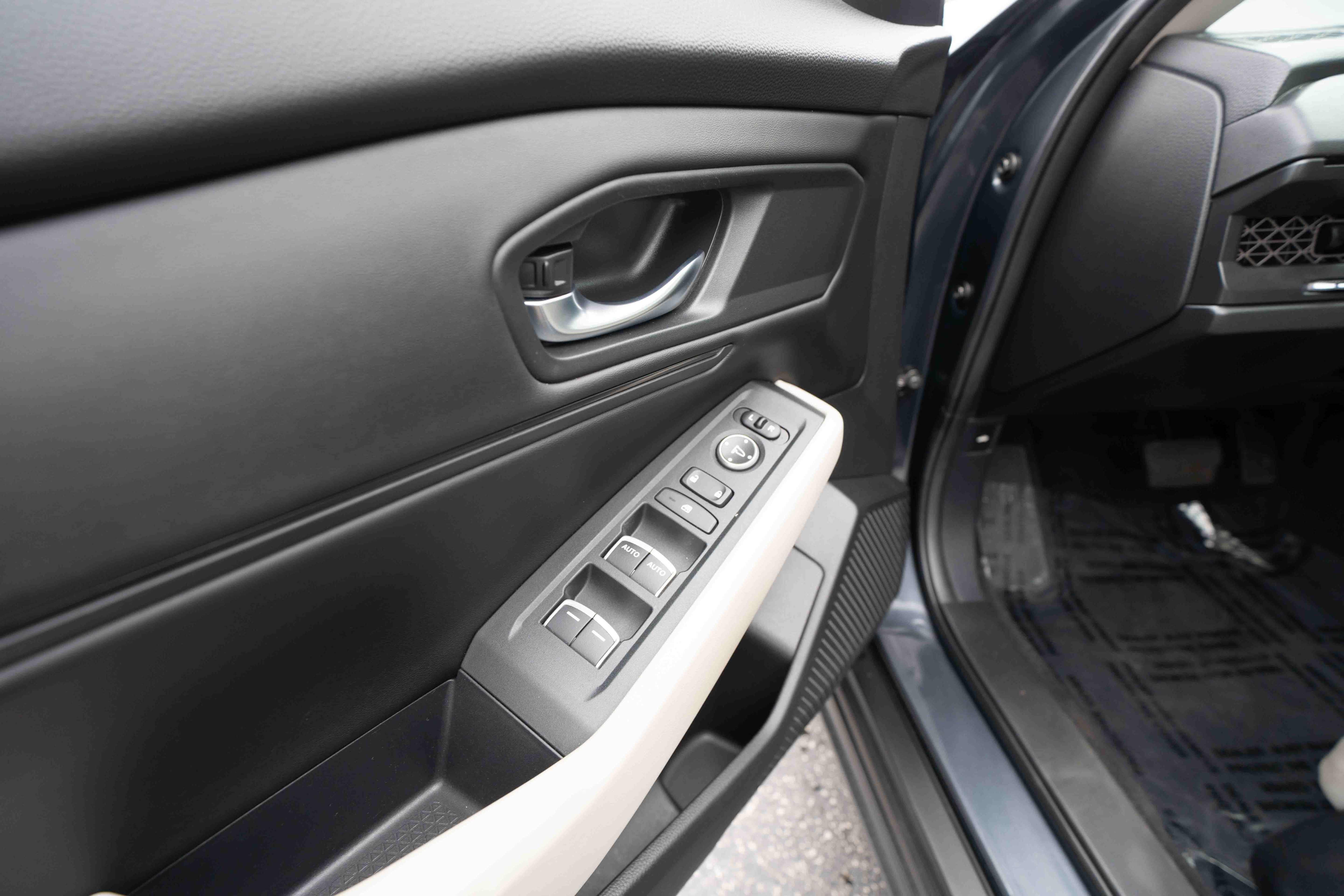 Certified 2023 Honda Accord EX image 7